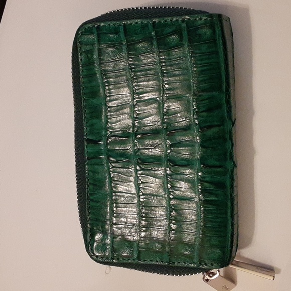 PRICE DROP!! Genuine Crocodile keys holder and card holder. - Picture 1 of 3